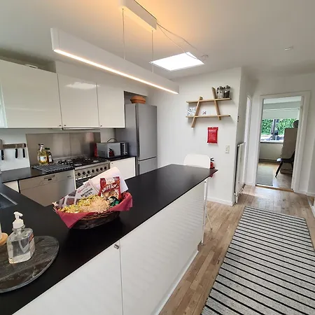 Lägenhet Townhouse Med Traeterrasse