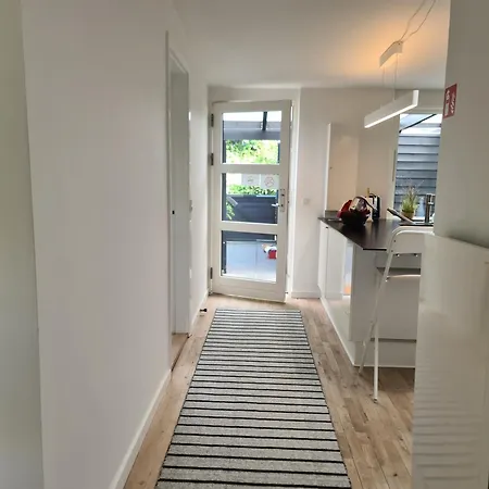 Apartment Townhouse Med Traeterrasse