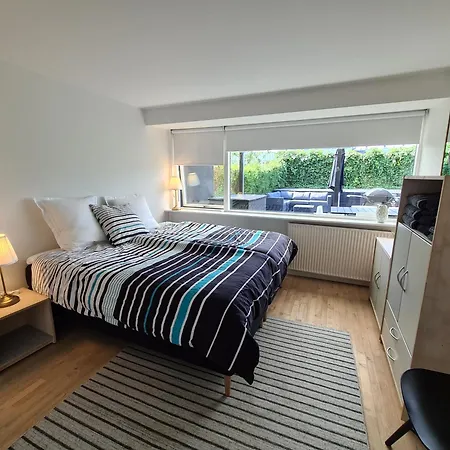Townhouse Med Traeterrasse