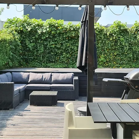 Lägenhet Townhouse Med Traeterrasse